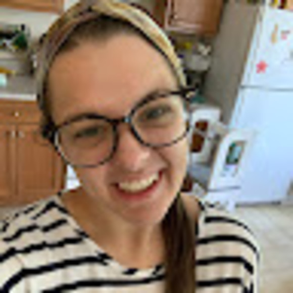 Meet your Posher, Laura - Picture 1 of 1